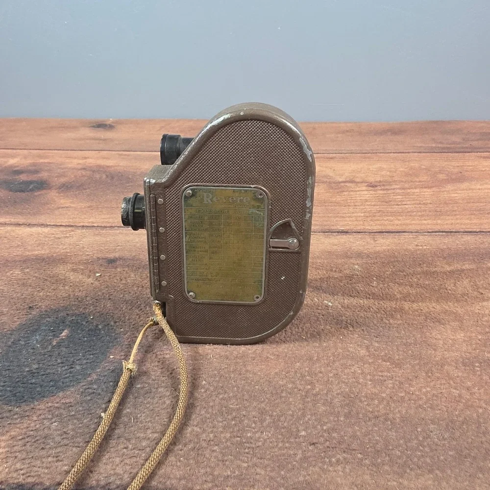Revere Model 88 Movie Camera 8mm Brown Good Vintage Wollensak Lens Wind Up